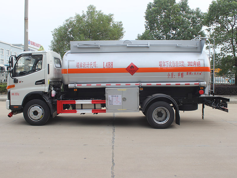 江淮駿鈴8.6SCS5121GRYHFC6易燃液體罐式運(yùn)輸車(chē)